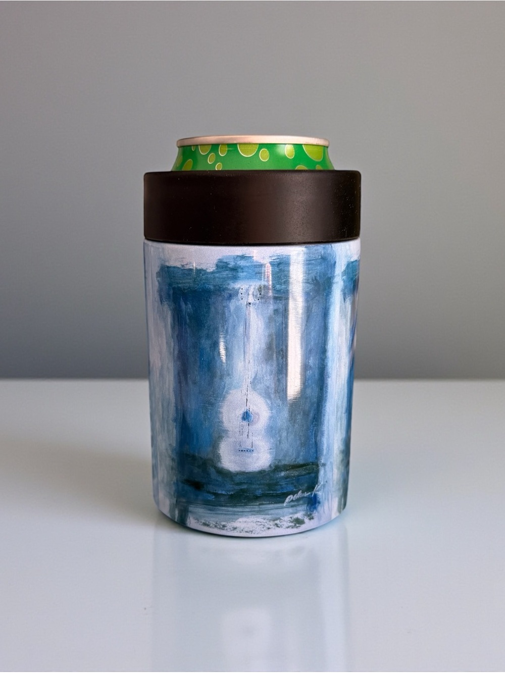 Blue Abstract guitar Art Can Cooler with Black Lid